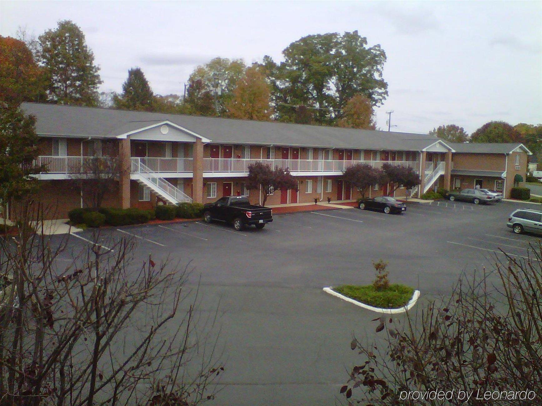 Affordable Suites Charlottesville Exteriör bild